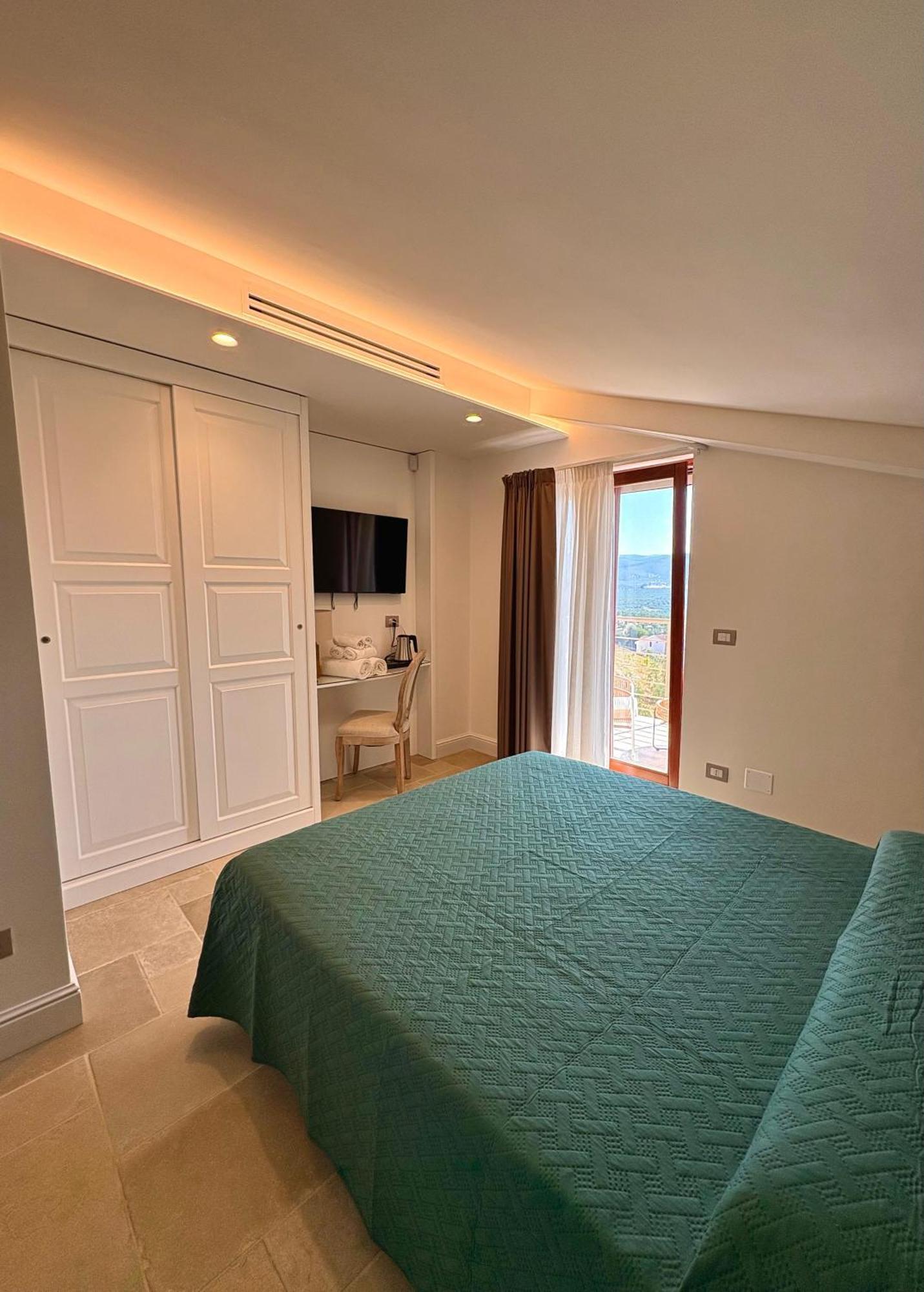 King Room Mountain View
