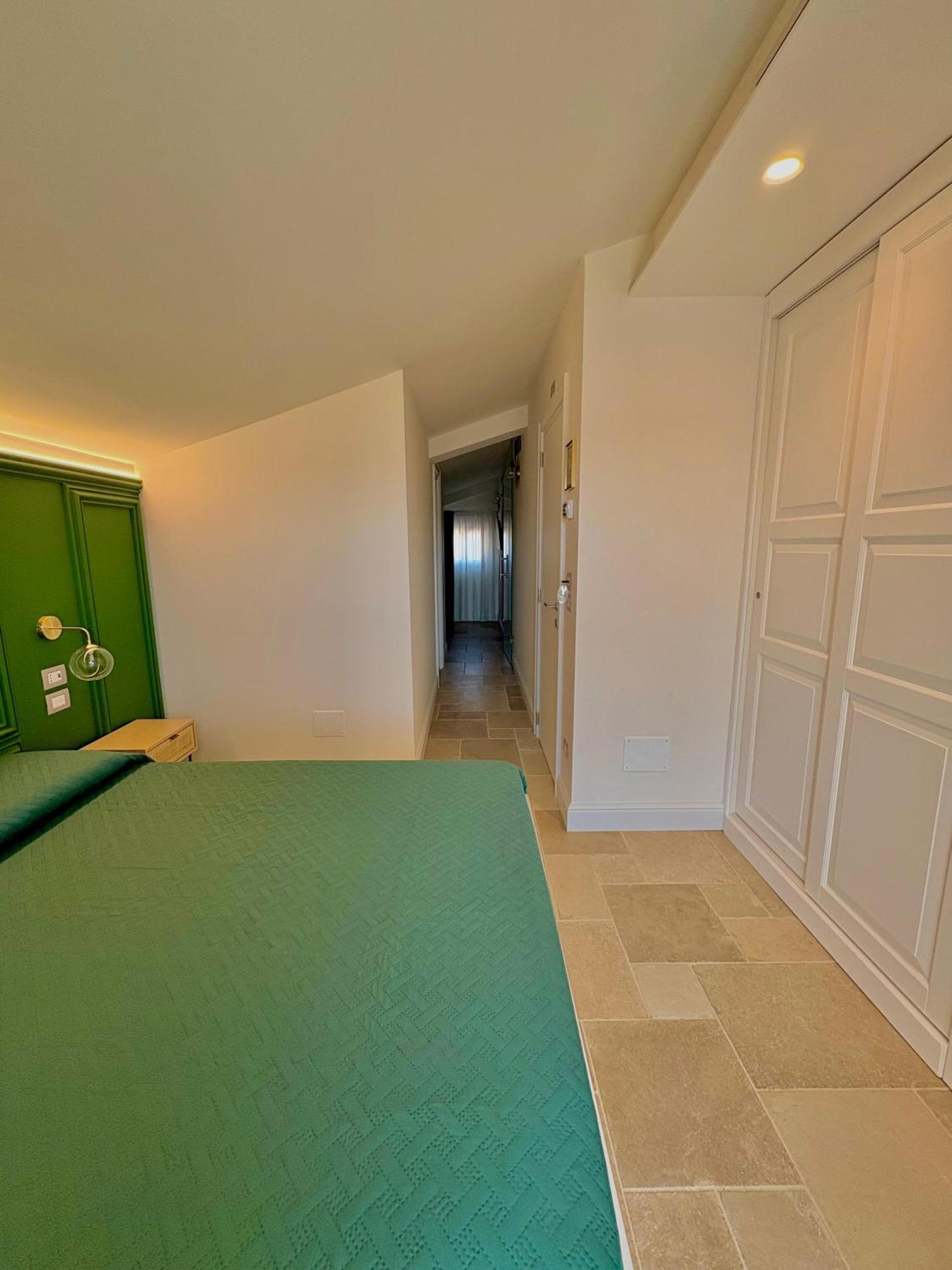 King Room Mountain View