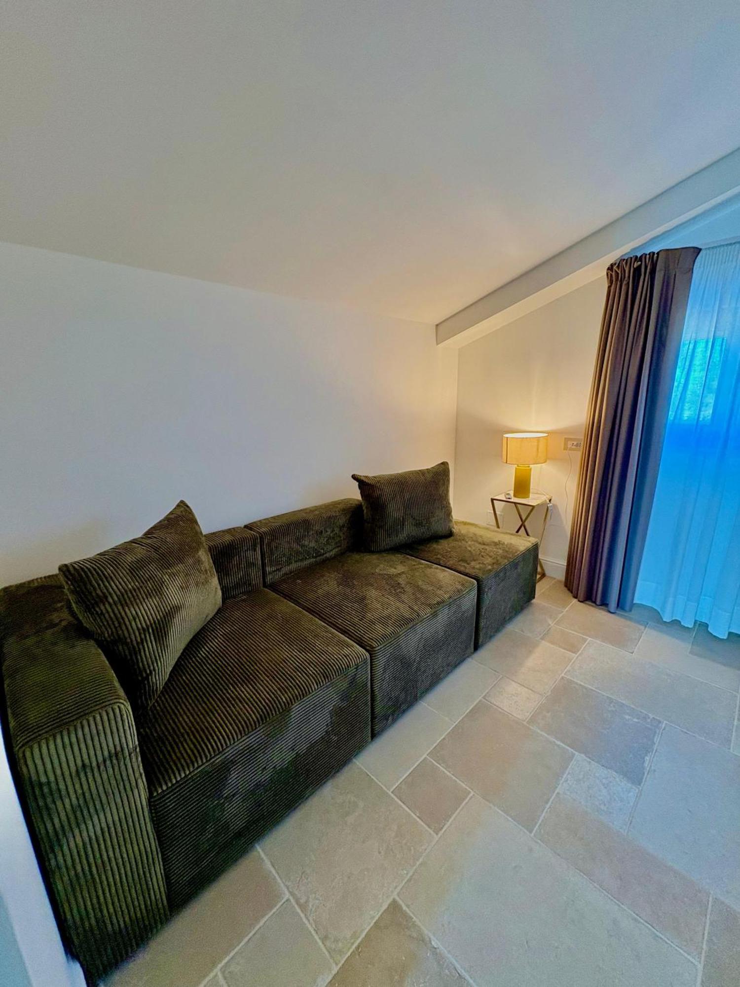King Room Mountain View